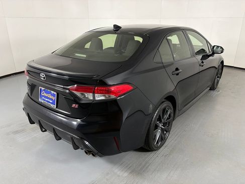 Used 2024 Toyota Corolla SE w/ SE Premium Package FWD image 8
