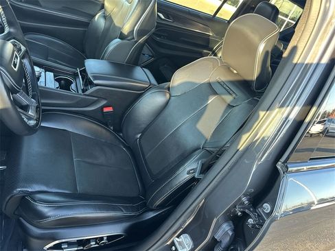 Used 2021 Jeep Grand Cherokee L Overland w/ Advanced Protech Group III image 14