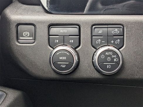 Used 2024 GMC Sierra 1500 SLT image 22