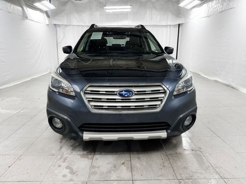 Used 2017 Subaru Outback 2.5i Limited image 2
