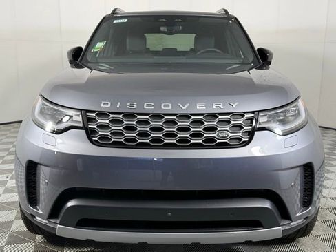 Used 2025 Land Rover Discovery S image 8