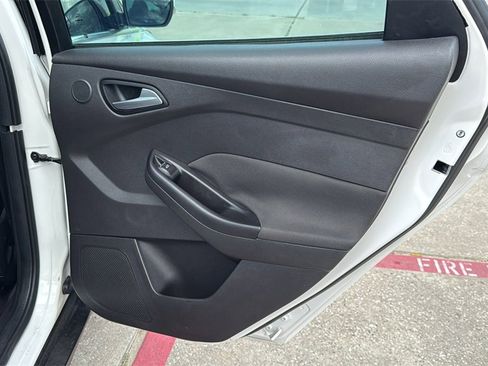 Used 2013 Ford Focus Titanium w/ Titanium Handling Pkg image 27