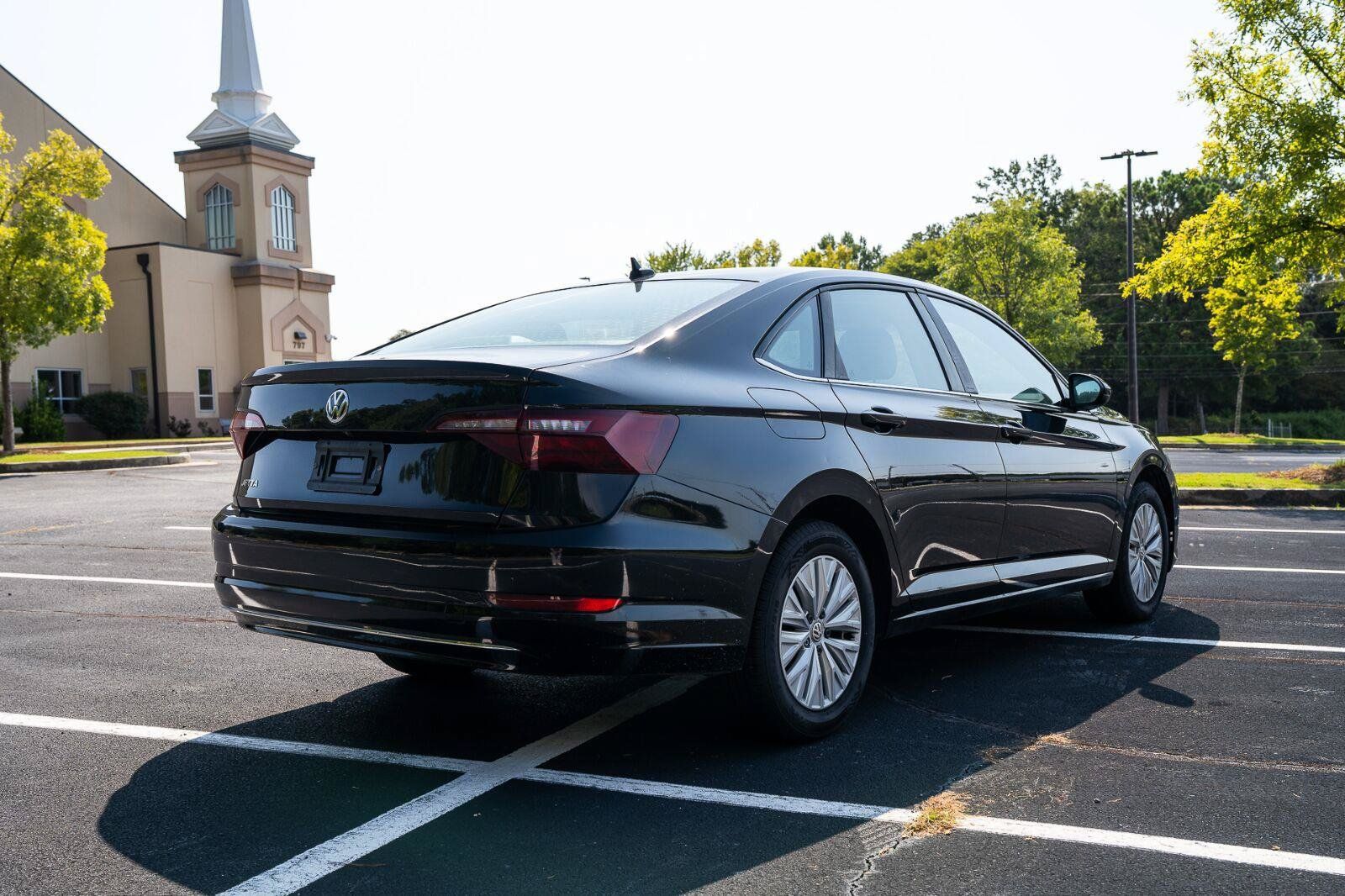 Used 2021 Volkswagen Jetta SE FWD image 9