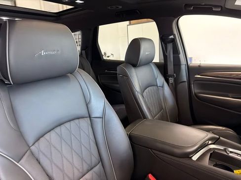 Used 2024 Buick Enclave Avenir w/ Avenir Technology Package AWD/4WD image 44