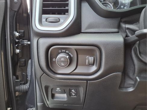 Used 2020 RAM 1500 Big Horn AWD/4WD image 13