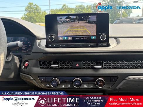 Used 2025 Honda Accord SE image 8