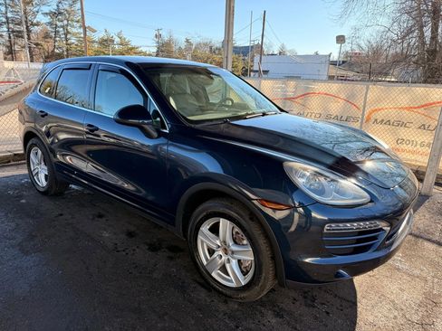 Used 2014 Porsche Cayenne Platinum Edition image 7
