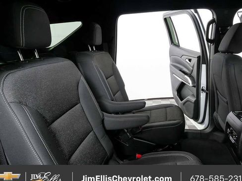 Certified 2025 Chevrolet Traverse LT FWD image 20