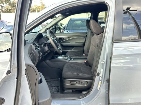 Used 2022 Honda Pilot Sport image 2