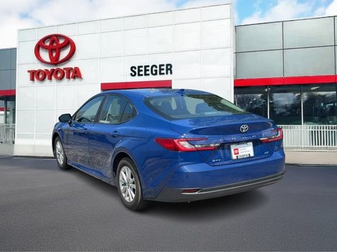 Used 2025 Toyota Camry LE FWD image 10