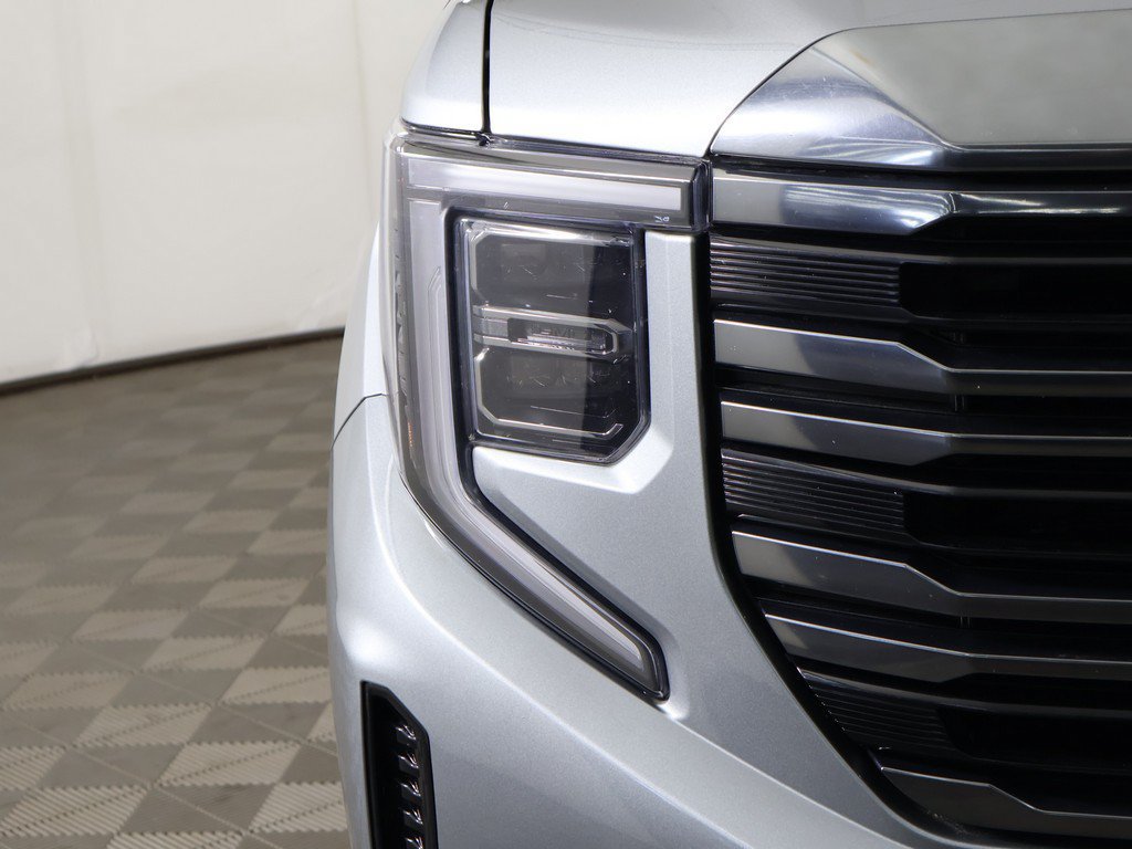Used 2023 GMC Sierra 1500 AT4 w/ Technology Package AWD/4WD image 17