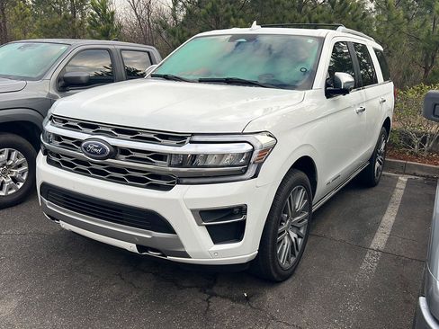 Certified 2023 Ford Expedition Platinum image 2