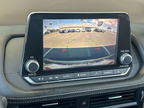 Used 2021 Nissan Rogue S FWD image 18