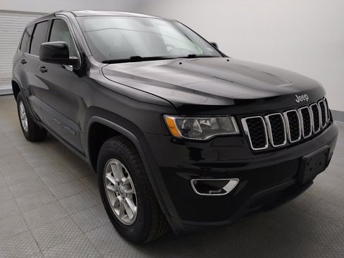 Used 2018 Jeep Grand Cherokee Laredo AWD/4WD image 13