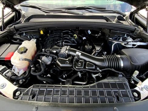 Used 2024 Jeep Grand Cherokee L Altitude image 29