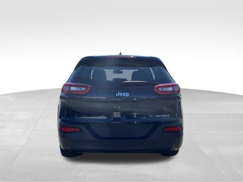 Used 2014 Jeep Cherokee Sport FWD image 4