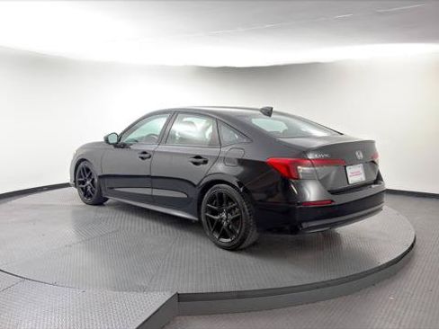 Used 2022 Honda Civic Sport image 6