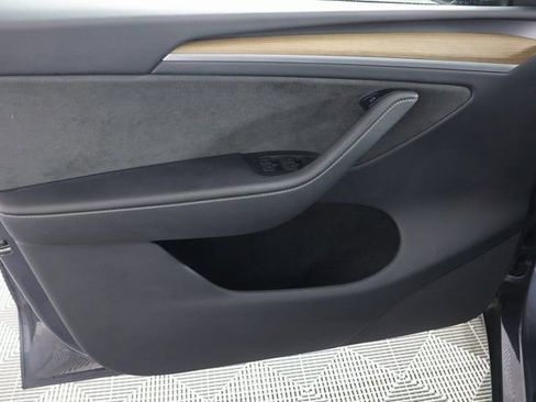 Used 2023 Tesla Model Y Long Range image 24