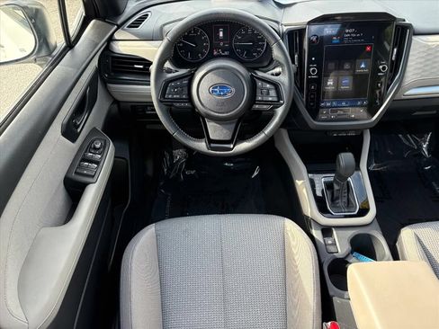 Used 2025 Subaru Forester Premium AWD/4WD image 22