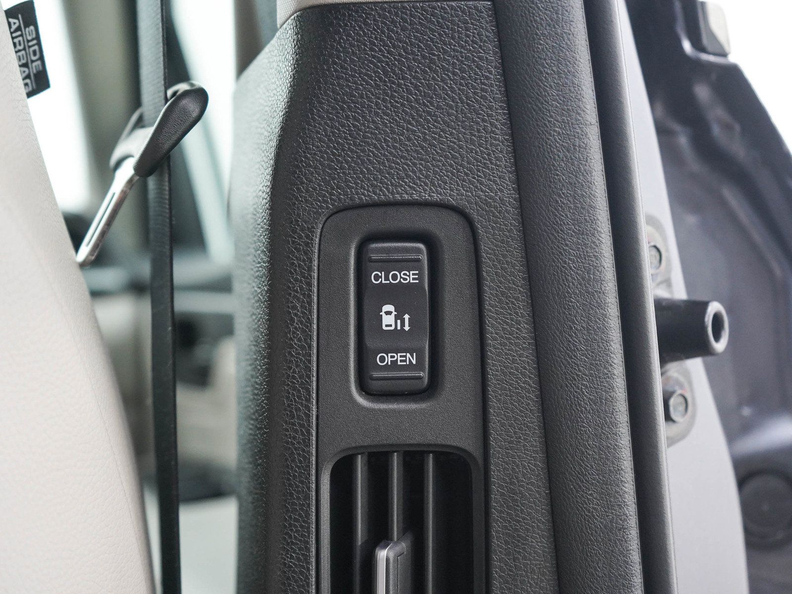 Used 2025 Honda Odyssey EX-L image 17