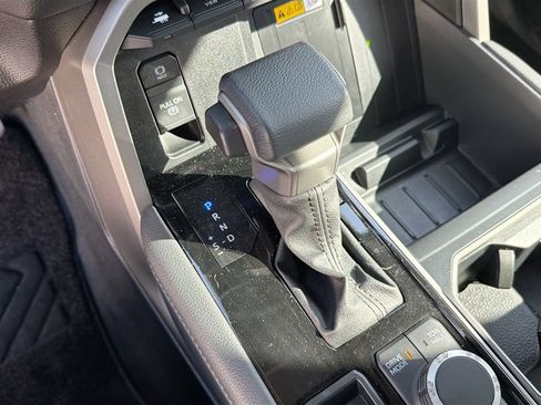 Used 2024 Toyota Tundra Limited image 28