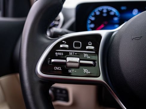 Used 2023 Mercedes-Benz GLA 250 4MATIC w/ Premium Package image 32