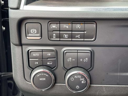Used 2025 Chevrolet Tahoe LT AWD/4WD image 28