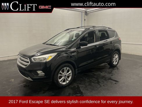 Used 2017 Ford Escape SE w/ Equipment Group 201A AWD/4WD image 1