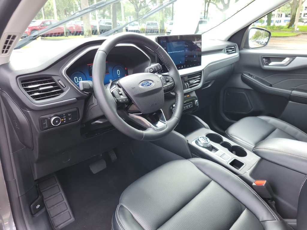Certified 2025 Ford Escape Platinum AWD/4WD image 15