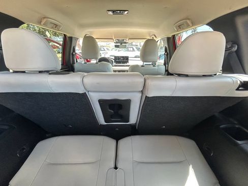 Used 2025 Mitsubishi Outlander SE FWD image 15
