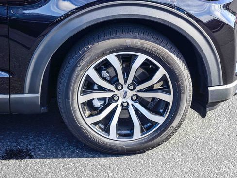 Used 2025 Ford Explorer ST-Line w/ Premium Package image 9