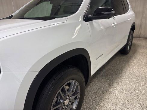 Used 2025 GMC Acadia Elevation AWD/4WD image 12