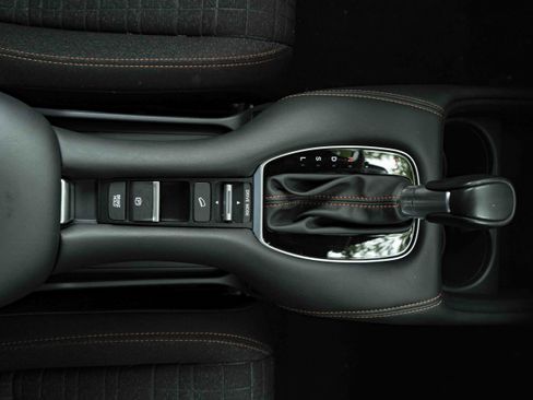 Certified 2025 Honda HR-V Sport image 26