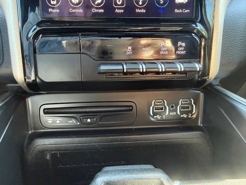 Used 2019 RAM 1500 Laramie AWD/4WD image 22