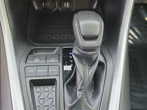 Used 2023 Toyota RAV4 LE image 18