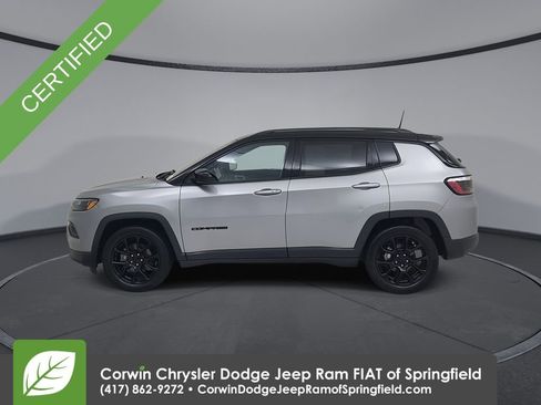 Used 2022 Jeep Compass Altitude image 9