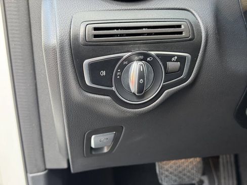 Used 2022 Mercedes-Benz GLC 300 image 18