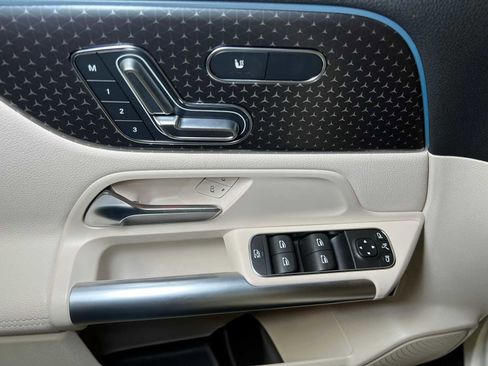 Certified 2025 Mercedes-Benz GLA 250 4MATIC image 20