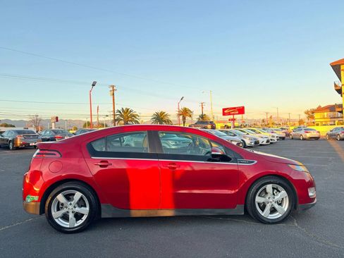 Used 2013 Chevrolet Volt Premium w/ Premium Trim Package image 9