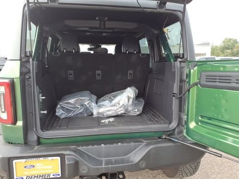 Certified 2023 Ford Bronco Wildtrak AWD/4WD image 8