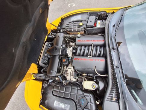 Used 2001 Chevrolet Corvette Convertible w/ Preferred Equipment Group2 RWD image 26