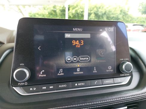 Used 2023 Nissan Rogue SV image 20