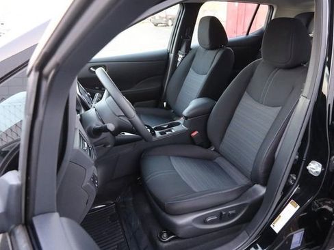 Certified 2024 Nissan Leaf SV Plus image 8