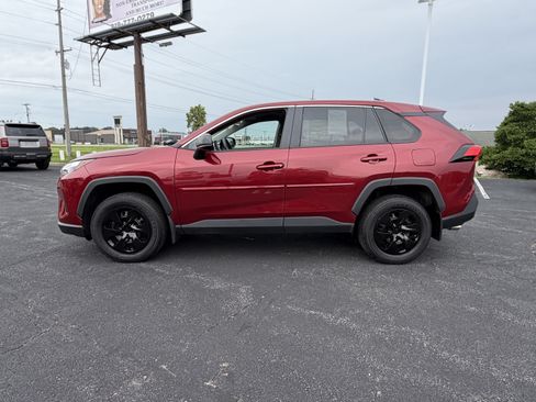 Used 2024 Toyota RAV4 LE AWD/4WD image 6