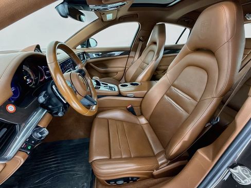 Certified 2023 Porsche Panamera AWD/4WD image 5