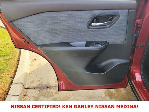 Certified 2023 Nissan Rogue SV image 42