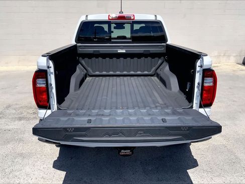 Used 2024 GMC Canyon Elevation w/ Convenience Package RWD image 18