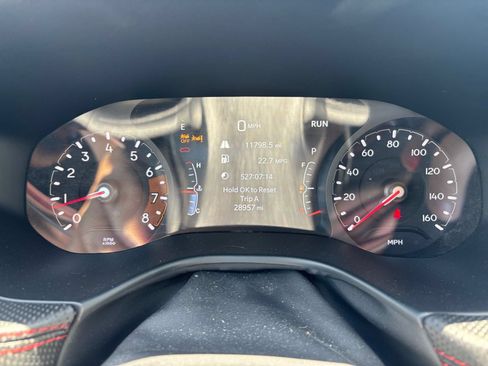 Used 2025 Jeep Compass Trailhawk AWD/4WD image 40
