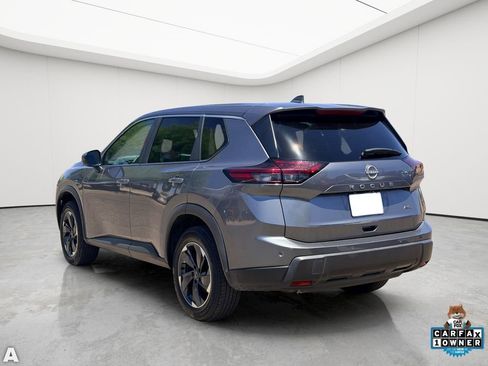 Used 2025 Nissan Rogue SV AWD/4WD image 4