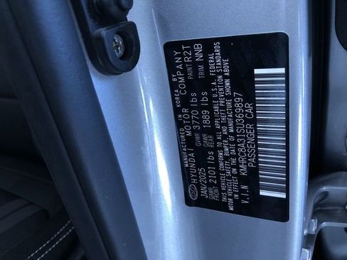 Used 2025 Hyundai Venue SEL image 34